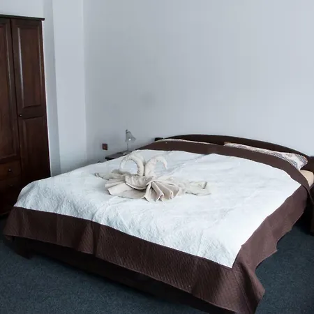 Cechuv Dvur Vendégház Louka